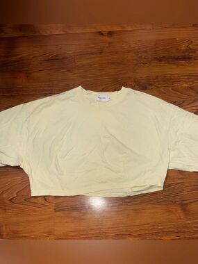 Talentless yellow boxy fit top size XL